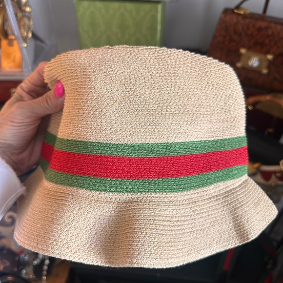 SOLD 🏆GUCCI Straw Bucket Hat with Iconic Red and Green Web Stripe Medium - Picture 3 of 8